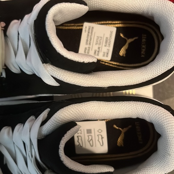 Toddler size 8 black suede Adidas. - Picture 5 of 6